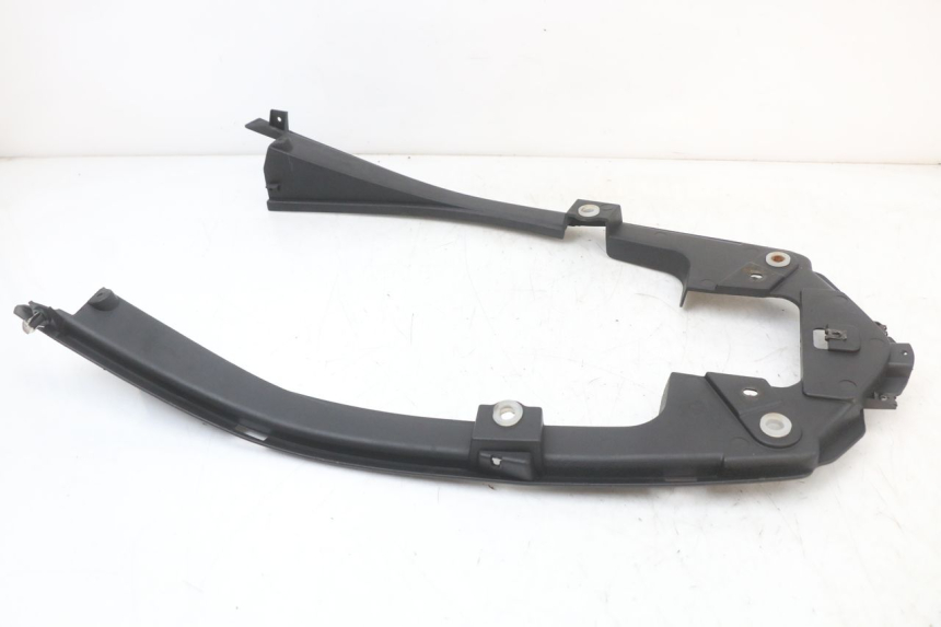 photo de UNDERSEAT PANEL LONGJIA EASY MAX 125 (2020 - 2024) - Technical close-up