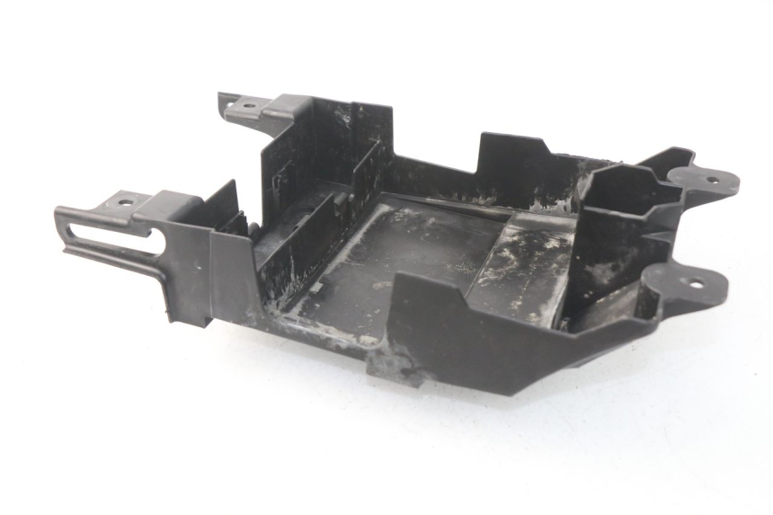 photo de UNDERSEAT PANEL YAMAHA FJR ABS 1300 (2006 - 2012) - Zoom on usage condition