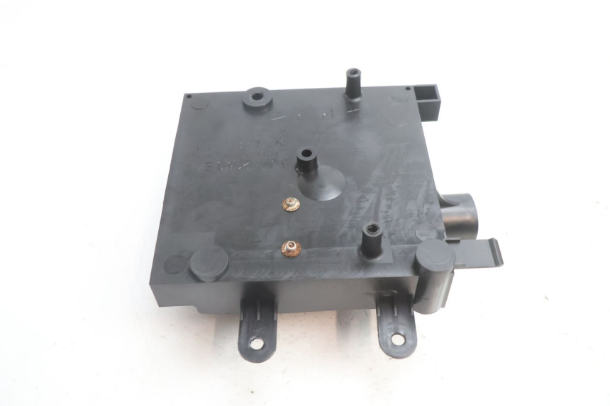 photo de UNDERSEAT PANEL YAMAHA FJR 1300 (2001 - 2005) - Alternative perspective
