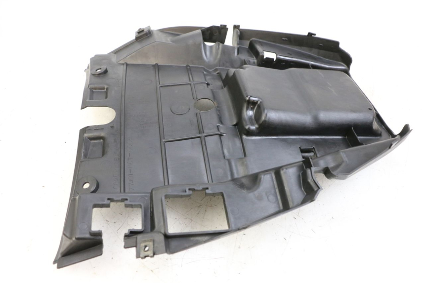 photo de UNDERSEAT PANEL HONDA FJS SILVER WING SILVERWING 400 (2005 - 2008) - Component detail