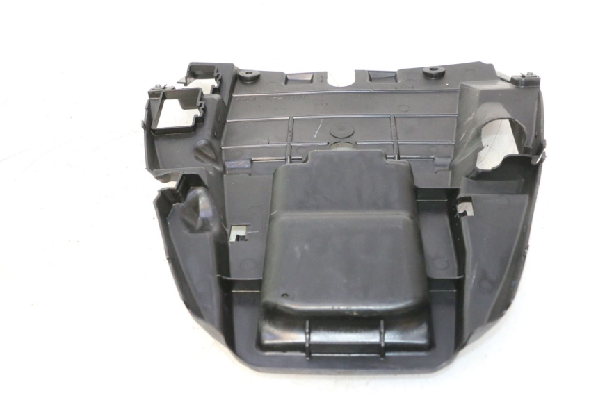 photo de UNDERSEAT PANEL HONDA FJS SILVER WING SILVERWING 400 (2005 - 2008) - Zoom on usage condition