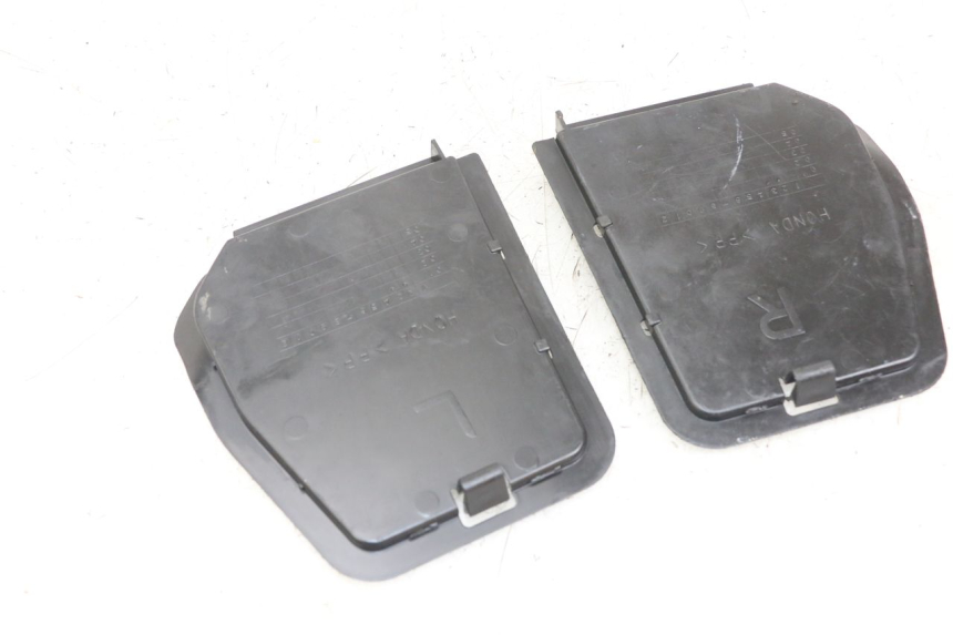 photo de UNDERSEAT PANEL HONDA FJS SILVERWING SILVER WING 600 (2001 - 2010) - Zoom on usage condition