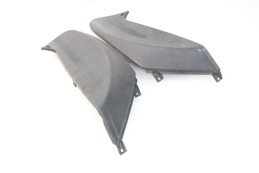 photo de UNDERSEAT COVER PIAGGIO FLY 2T 50 (2004 - 2017) - Zoom on usage condition