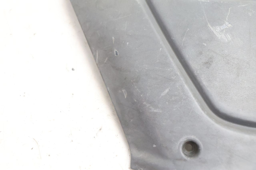 photo de UNDERSEAT COVER PIAGGIO FLY 2T 50 (2004 - 2017) - Component detail
