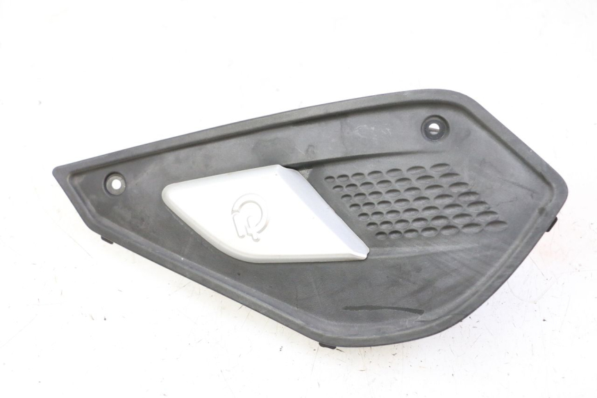photo de LEFT UNDERSEAT PANEL QUADRO 4 4D 350 (2015 - 2018) - Main view