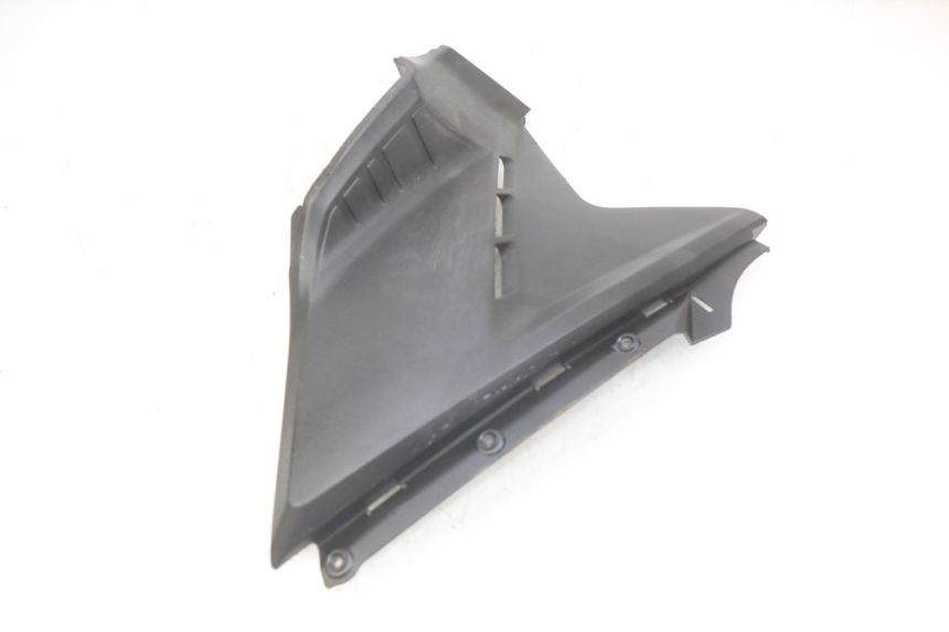 photo de LEFT UNDERSEAT COVER KYMCO AGILITY 16+ 4T 50 (2018 - 2023) - Fixing points details