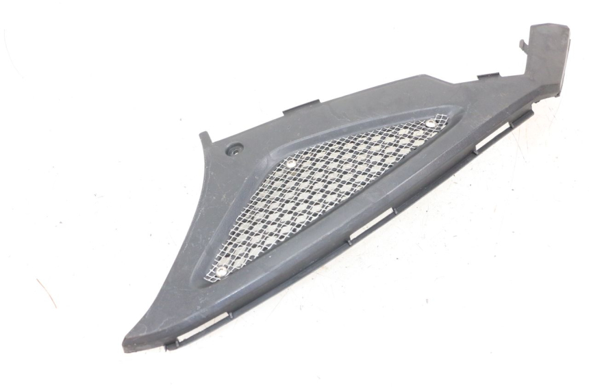 photo de LEFT UNDERSEAT COVER KYMCO AGILITY RS 4T 50 (2009 - 2013) - Zoom on usage condition