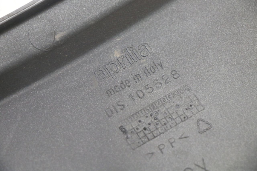 photo de LEFT UNDERSEAT PANEL APRILIA ATLANTIC 125 (2003 - 2009) - Technical close-up