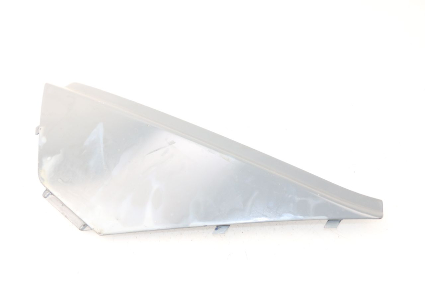 photo de LEFT UNDERSEAT PANEL APRILIA ATLANTIC 125 (2003 - 2009) - Zoom on usage condition