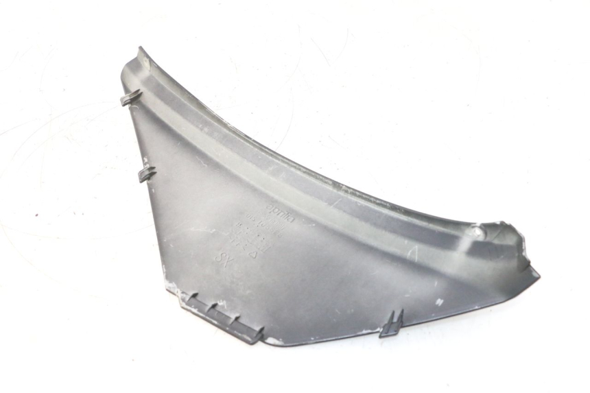 photo de LEFT UNDERSEAT PANEL APRILIA ATLANTIC S 125 (2010 - 2013) - Zoom on usage condition