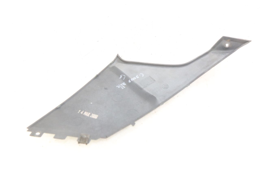 photo de LEFT UNDERSEAT COVER BMW C1 125 (2000 - 2003) - Zoom on usage condition