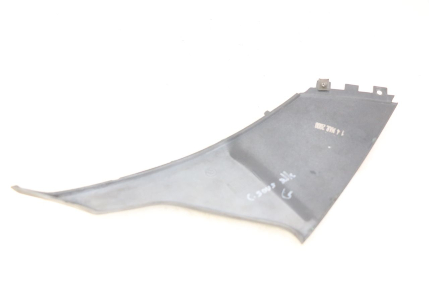photo de LEFT UNDERSEAT COVER BMW C1 125 (2000 - 2003) - Alternative perspective