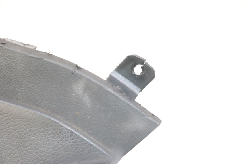 photo de LEFT UNDERSEAT COVER KYMCO DINK 4T 50 (2007 - 2018) - Zoom on usage condition