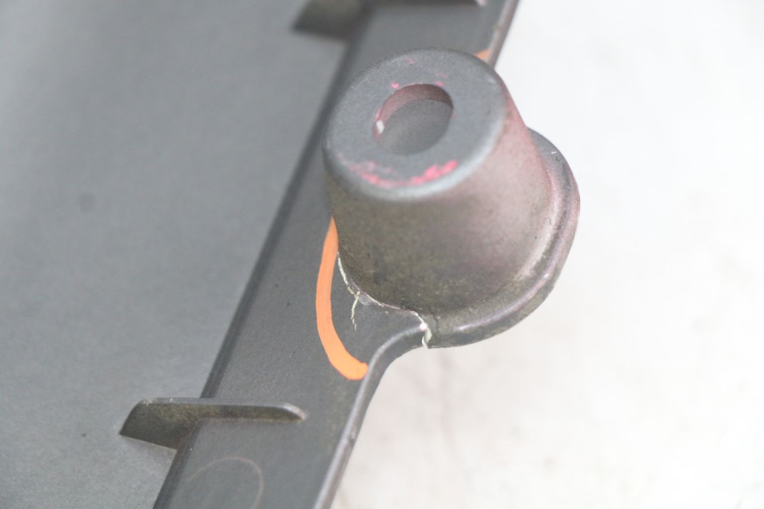 photo de LEFT UNDERSEAT COVER PEUGEOT DJANGO 4T 50 (2014 - 2019) - Technical close-up