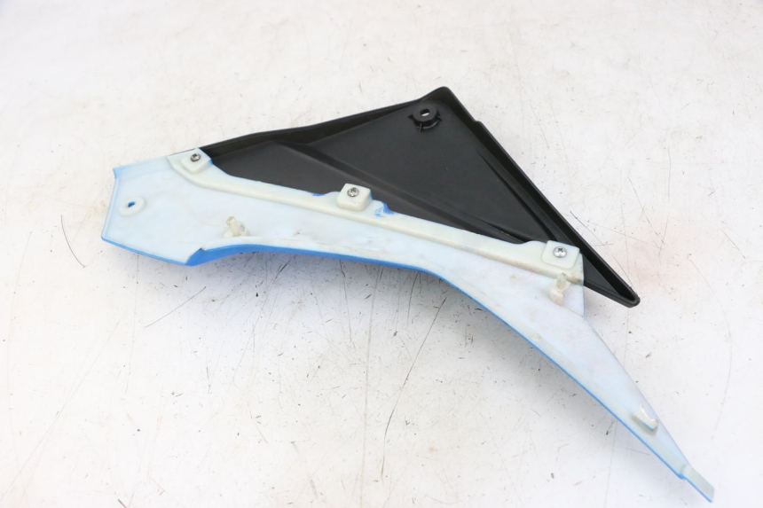 photo de LEFT UNDERSEAT PANEL EBROH BRAVO GLE 1 (2020 - 2024) - Zoom on usage condition