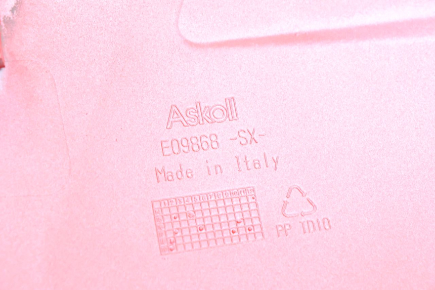 photo de LEFT UNDERSEAT PANEL ASKOLL ESPRO 1 - Surface and material condition