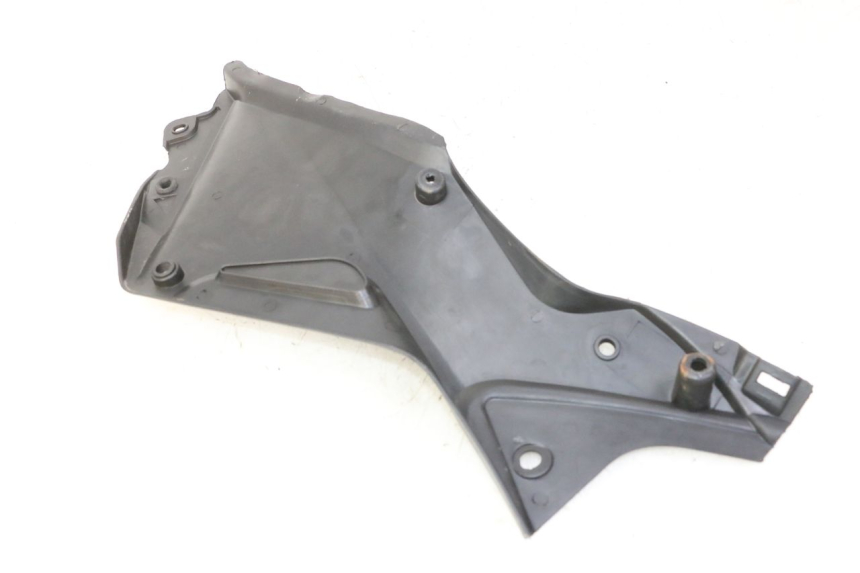 photo de LEFT UNDERSEAT PANEL STAHO FH 50 (2018 - 2019) - Component detail
