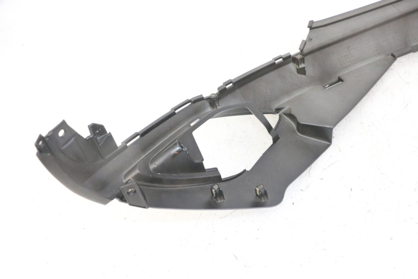 photo de LEFT UNDERSEAT PANEL SYM FIDDLE 3 III 50 (2014 - 2020) - Technical close-up