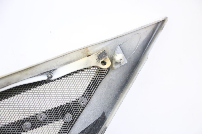 photo de LEFT UNDERSEAT PANEL YAMAHA FJ 36Y 1100 (1984 - 1985) - Distinctive features