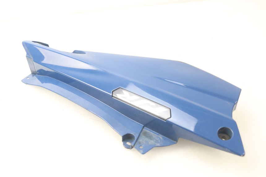 photo de LEFT UNDERSEAT PANEL YAMAHA FJR ABS 1300 (2006 - 2012) - Alternative perspective