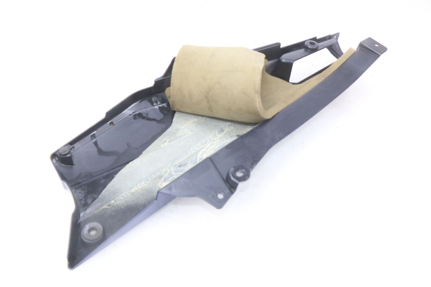 photo de LEFT UNDERSEAT COVER YAMAHA FJR ABS 1300 (2016 - 2020) - Surface and material condition