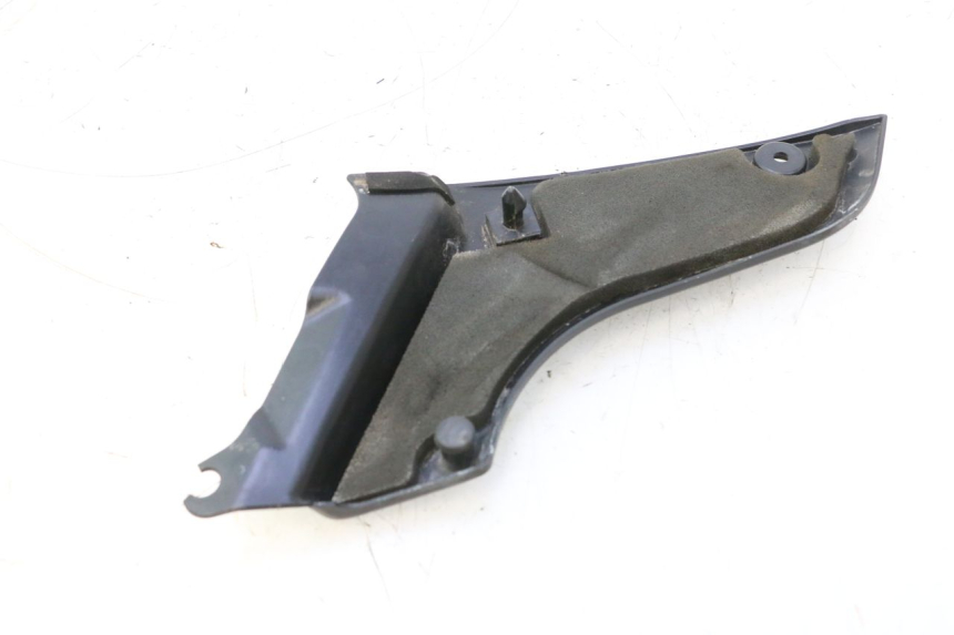 photo de LEFT UNDERSEAT PANEL YAMAHA FJR 1300 (2001 - 2005) - Component detail