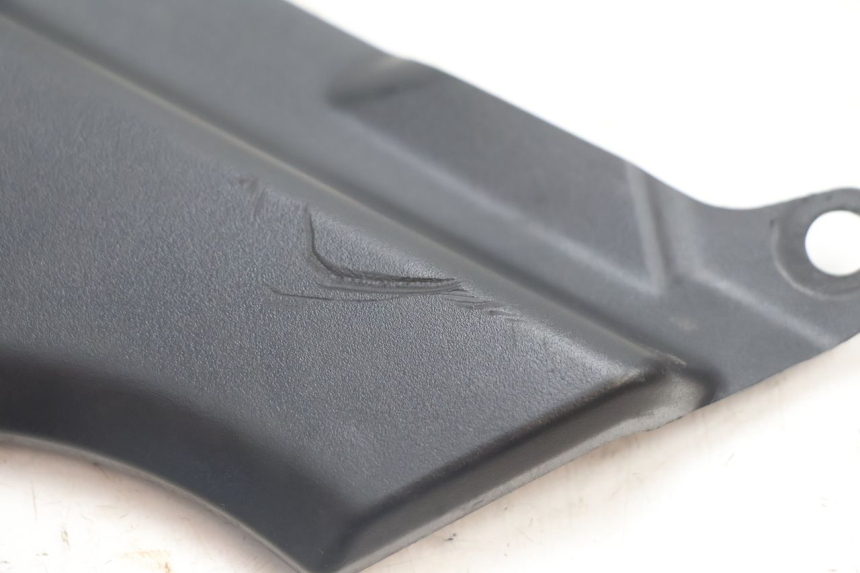 photo de LEFT UNDERSEAT PANEL YAMAHA FJR 1300 (2001 - 2005) - Component detail