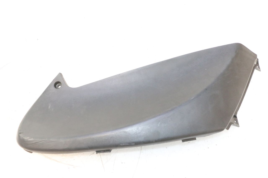 photo de LEFT UNDERSEAT PANEL PIAGGIO FLY 2T 50 (2004 - 2017) - Component detail