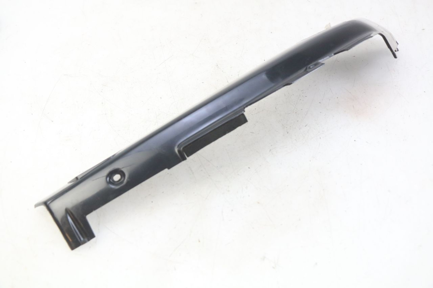 photo de LEFT UNDERSEAT COVER PEUGEOT FOX 50 (1995 - 2003) - Alternative perspective