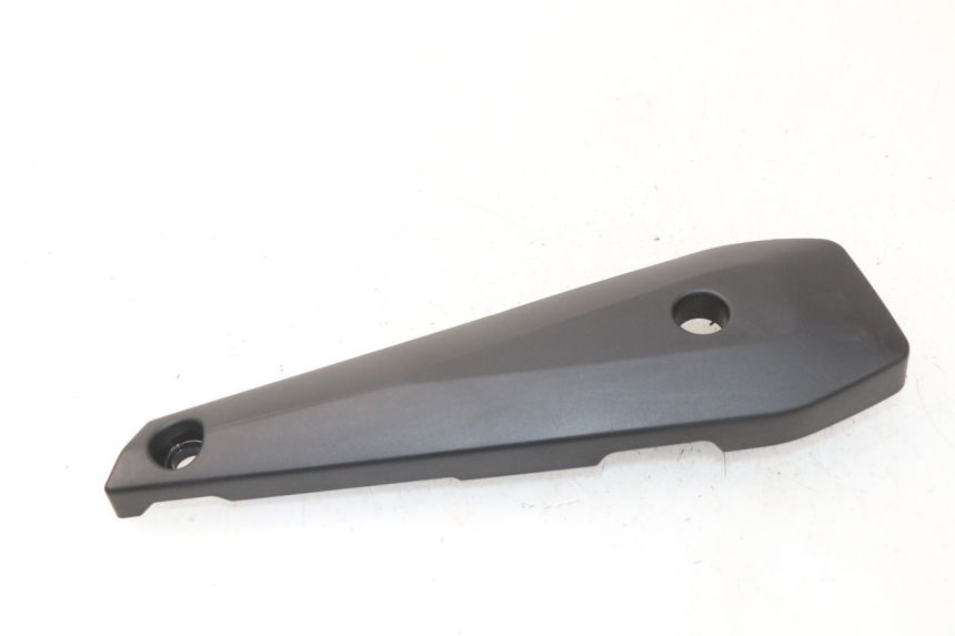 photo de LEFT UNDERSEAT PANEL YAMAHA FZ8 800 (2010 - 2016) - Main view