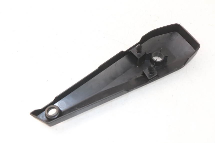 photo de LEFT UNDERSEAT PANEL YAMAHA FZ8 800 (2010 - 2016) - Component detail
