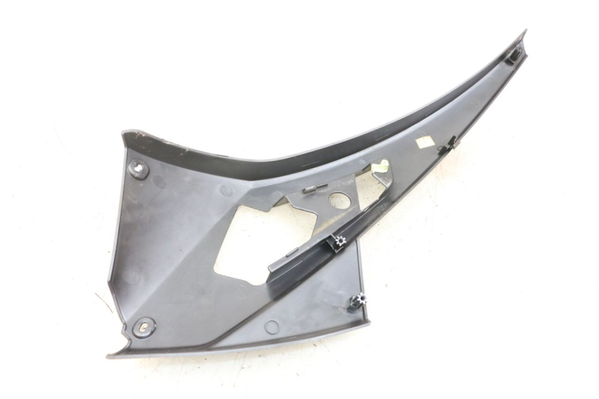 photo de LEFT UNDERSEAT PANEL PEUGEOT GEOPOLIS RS 125 (2007 - 2009) - Zoom on usage condition