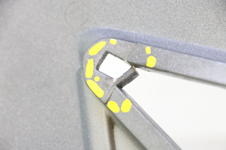 photo de LEFT UNDERSEAT PANEL GILERA GP 800 (2007 - 2013) - Fixing points details