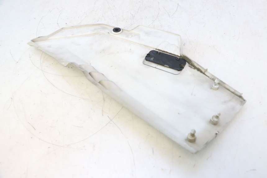 photo de LEFT UNDERSEAT PANEL KAWASAKI GPX F ZX750F 750 (1986 - 1990) - Additional view of the item