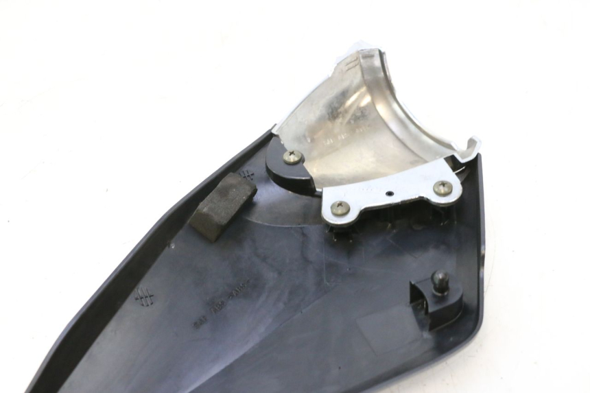 photo de LEFT UNDERSEAT PANEL SUZUKI GSF N BANDIT 1200 (2001 - 2005) - Component detail