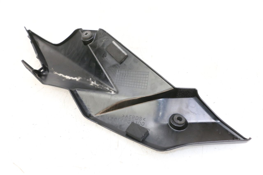 photo de LEFT UNDERSEAT PANEL SUZUKI GSR 750 (2011 - 2017) - Alternative perspective