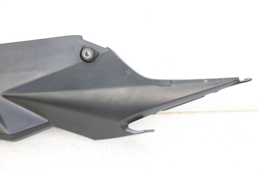 photo de LEFT UNDERSEAT PANEL SUZUKI GSR 750 (2011 - 2017) - Surface and material condition