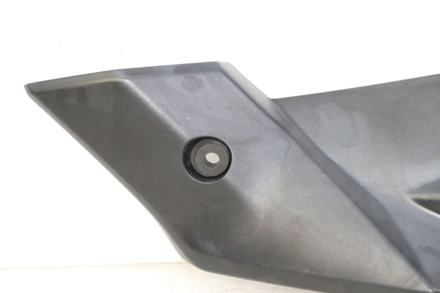 photo de LEFT UNDERSEAT PANEL SUZUKI GSR 750 (2011 - 2017) - Distinctive features
