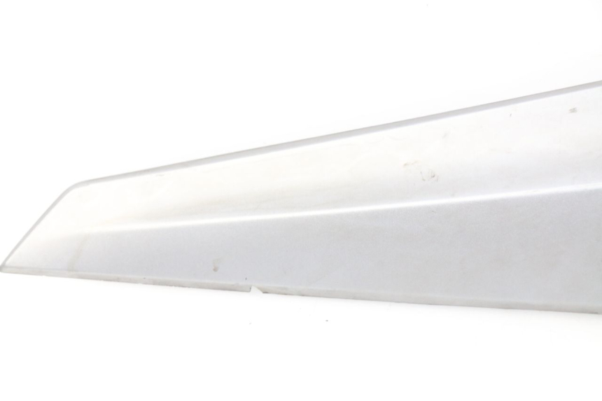 photo de LEFT UNDERSEAT PANEL SYM GTS EFI ABS 125 (2012 - 2016) - Surface and material condition