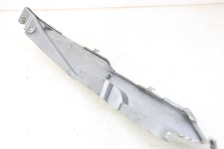 photo de LEFT UNDERSEAT PANEL DAELIM HISTORY 125 (2001 - 2002) - Zoom on usage condition