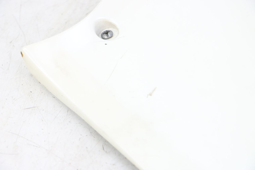 photo de LEFT UNDERSEAT PANEL HONDA CBR F 1000 (1993 - 1996) - Surface and material condition