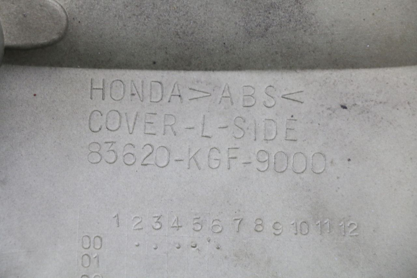 photo de LEFT UNDERSEAT PANEL HONDA NES AROBASE 125 (2000 - 2003) - Fixing points details
