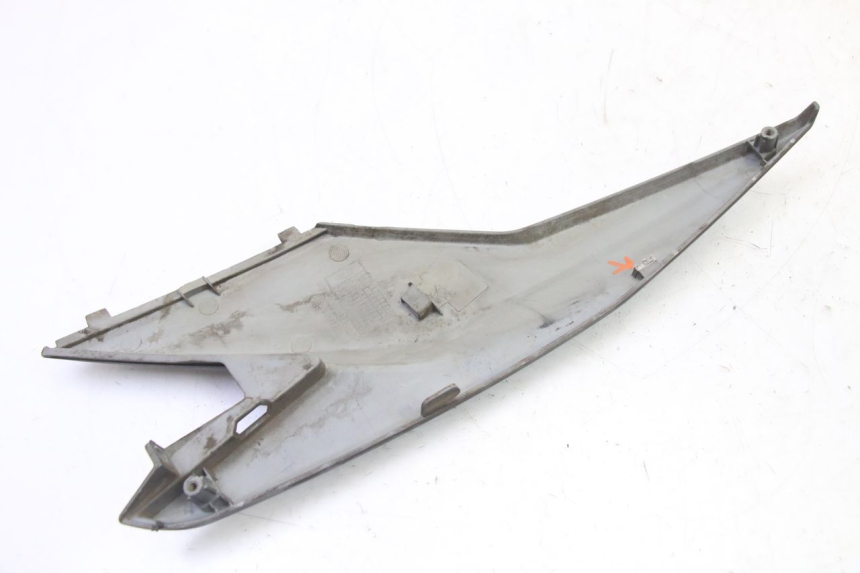 photo de LEFT UNDERSEAT COVER SYM JET 14 4T 50 (2018 - 2022) - Fixing points details