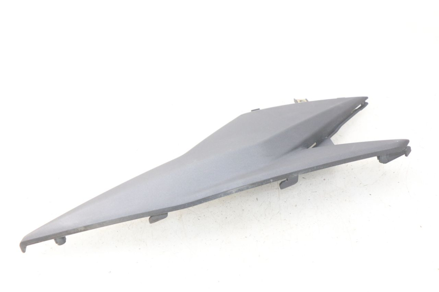 photo de LEFT UNDERSEAT PANEL SYM JET 4 4T 50 (2018 - 2021) - Zoom on usage condition