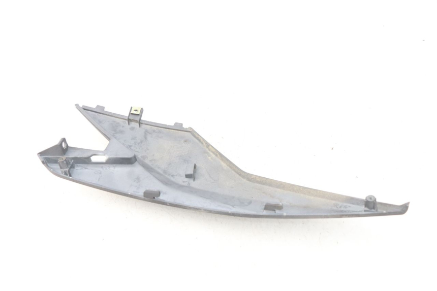 photo de LEFT UNDERSEAT PANEL SYM JET 4 4T 50 (2018 - 2021) - Technical close-up