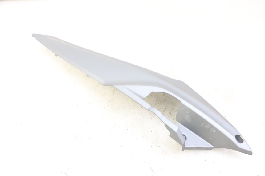 photo de LEFT UNDERSEAT PANEL SYM JOYMAX 125 (2010 - 2017) - Technical close-up