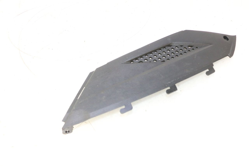 photo de LEFT UNDERSEAT PANEL RIDE JUMP 2T 50 (2012 - 2017) - Zoom on usage condition