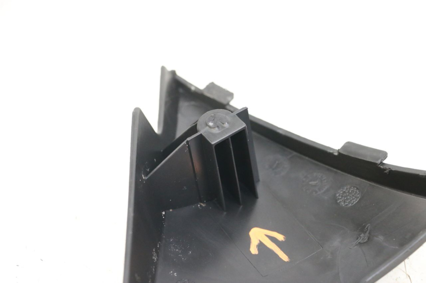 photo de LEFT UNDERSEAT PANEL KYMCO K-PW K-PIPE 50 (2012 - 2017) - Zoom on usage condition