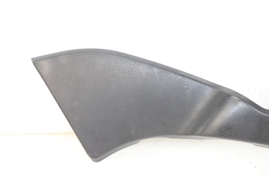 photo de LEFT UNDERSEAT PANEL KYMCO K-PW K-PIPE 50 (2012 - 2017) - Surface and material condition