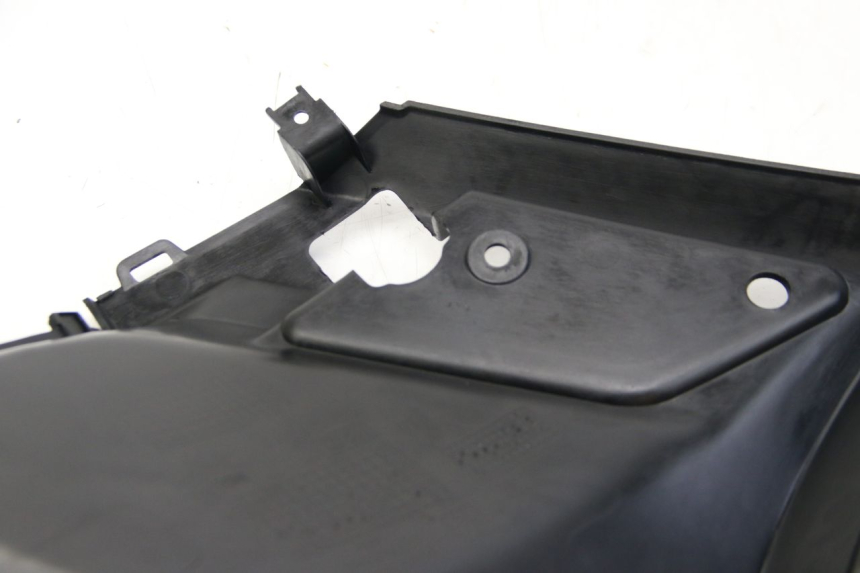 photo de LEFT UNDERSEAT COVER PEUGEOT KISBEE 2T 50 (2018 - 2022) - Component zoom